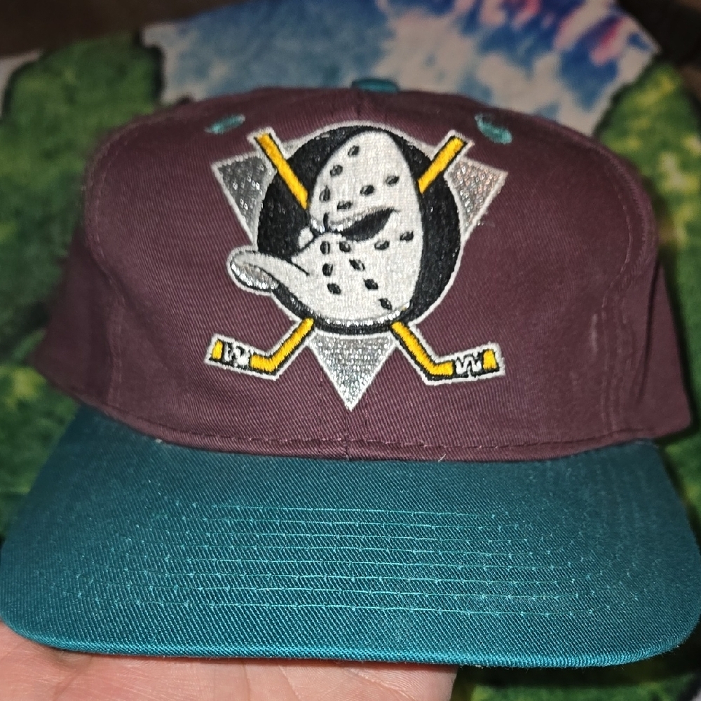 Vintage 90s NHL Mighty Ducks Snapback Cap anaheim ducks vintage two tone